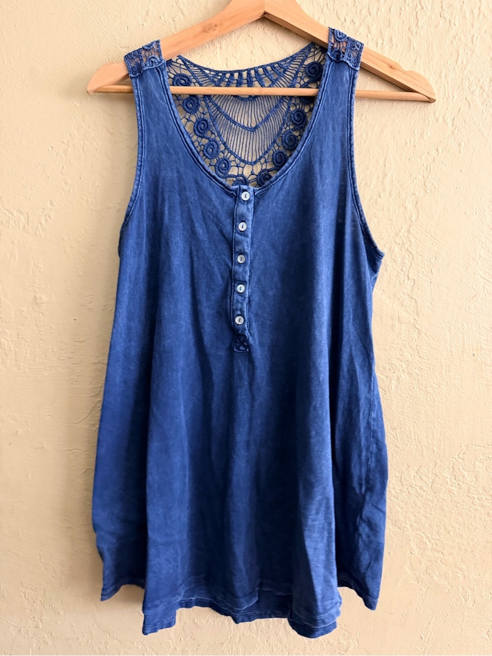Sleeveless Lace-Back Tunic Tank in Blue
